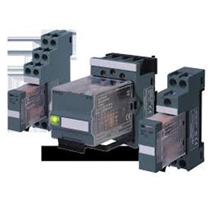 SIEMENS PLUG IN RELAY - 7RQ ,7RQ0100-0AP10  , 6A, 5 PIN,110 AC V